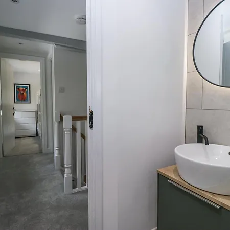 Riverside No 3 كيسويك