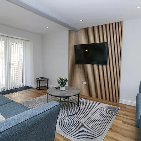 Holiday home Riverside No 3 *
